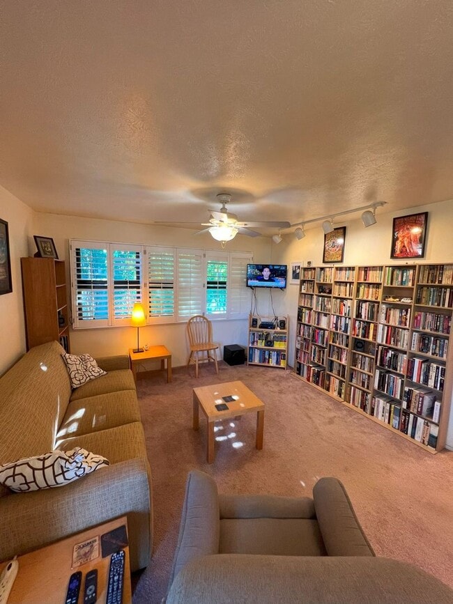 Building Photo - Waimea 3 bedroom 2.5 bath for Rent