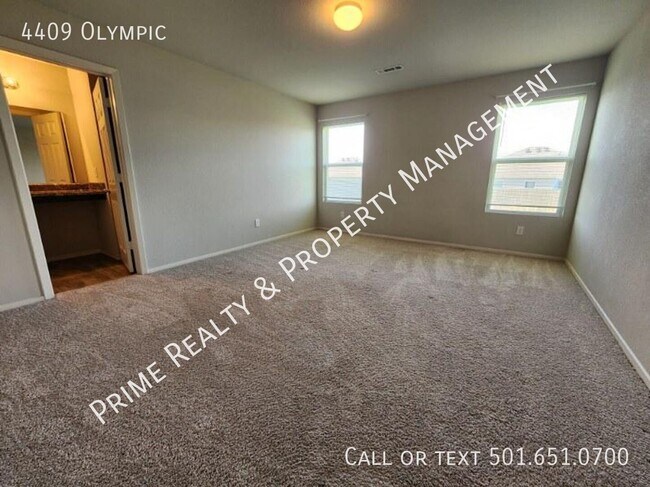 Building Photo - 4409 Olympic-