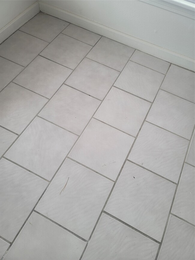 Building Photo - 1914 Binz St