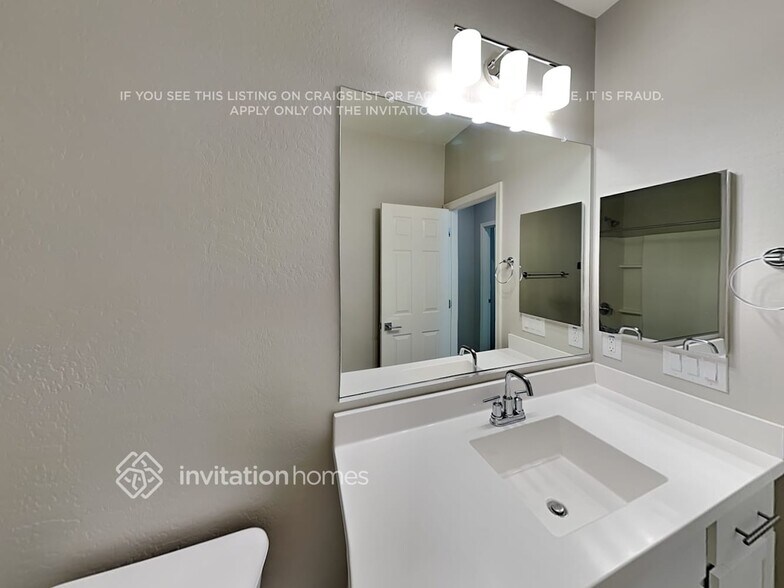 Building Photo - 5935 N 187th Ln