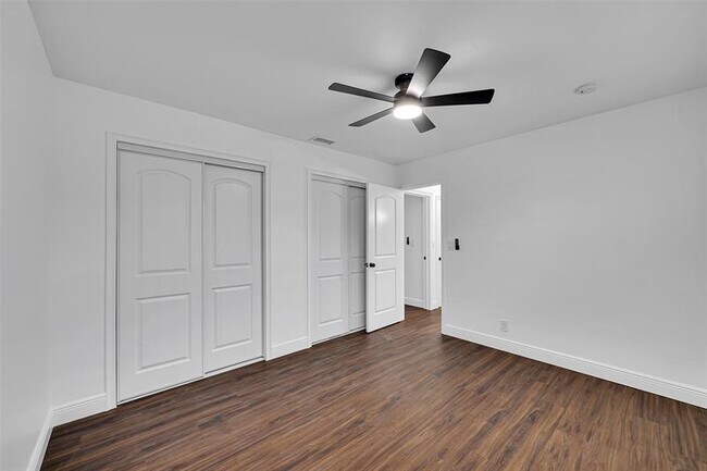 Building Photo - 420 SW 27th Terrace