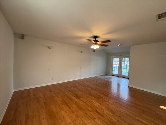 Building Photo - 2614 W Newton Cir