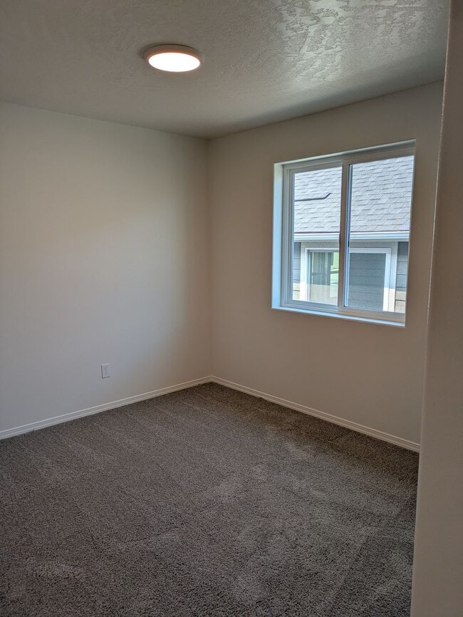 Building Photo - 3671 S Penn Pl