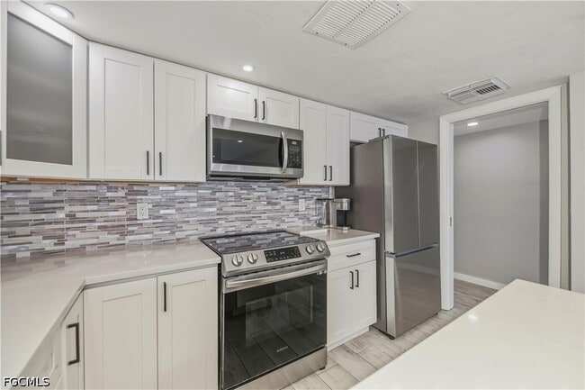 Building Photo - 1900 Clifford St