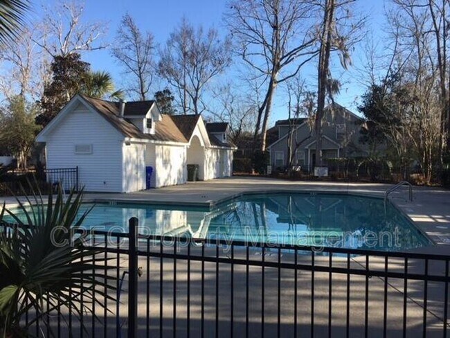 Building Photo - 322 Weeping Willow Way