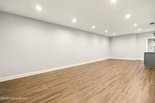 Building Photo - 8707 Featherbell Blvd