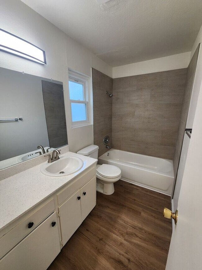 Building Photo - 4419 Rosebud Ln