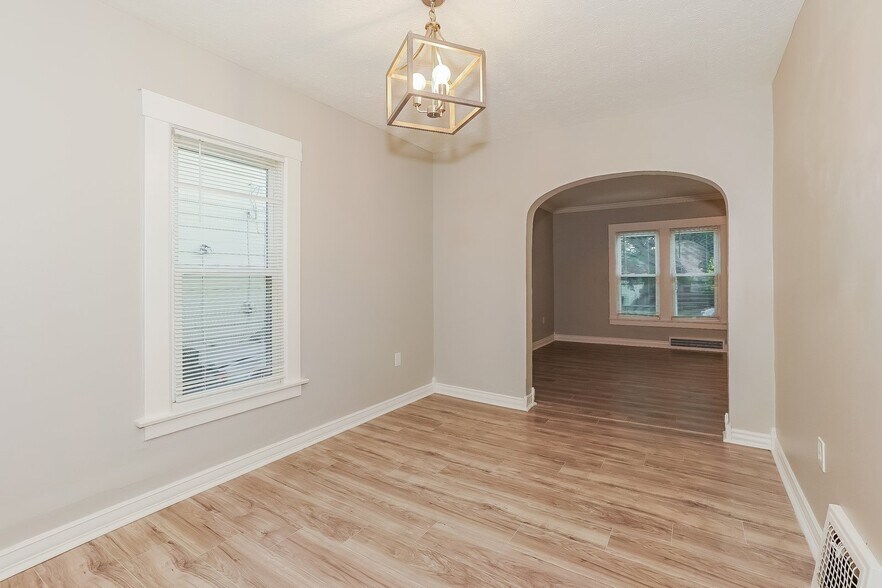 Building Photo - 939 Walnut St