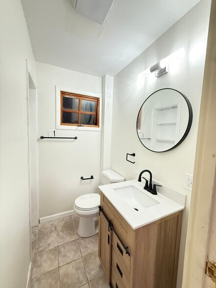 Building Photo - 287 Bacon St