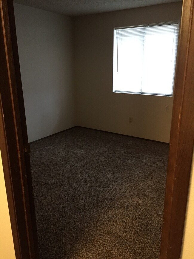 Building Photo - 1205 W Ivy Ave