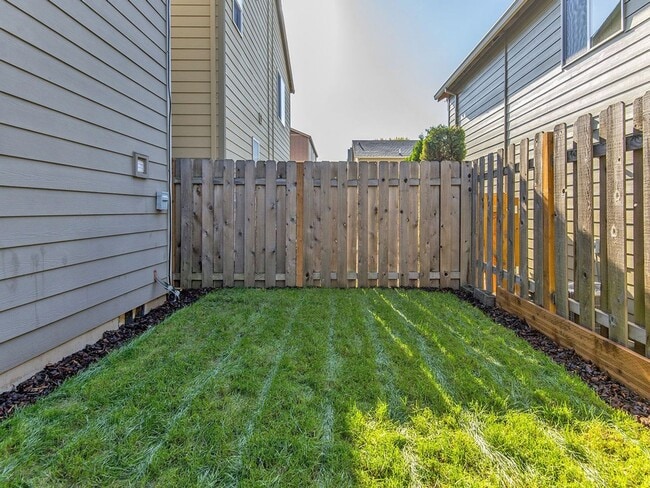 Building Photo - Great four bedroom home in Beaverton!