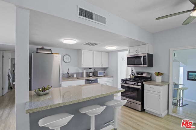 Building Photo - 74125 San Marino Way