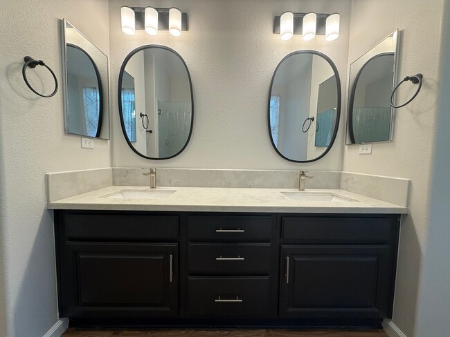 Building Photo - Stunning Home for Rent in Murrieta