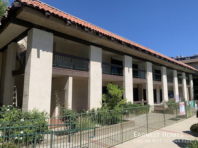 Building Photo - 5460 White Oak Ave