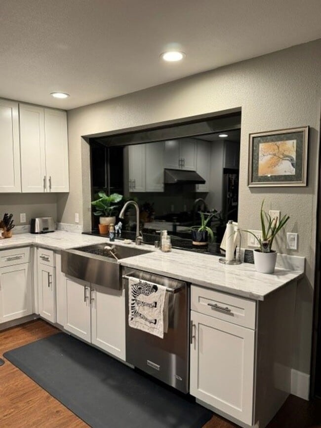 Building Photo - Gorgeous 3-Bedroom House in Gold River wit...