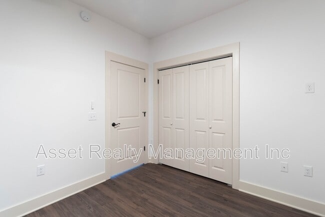 Building Photo - 1120 Franck St