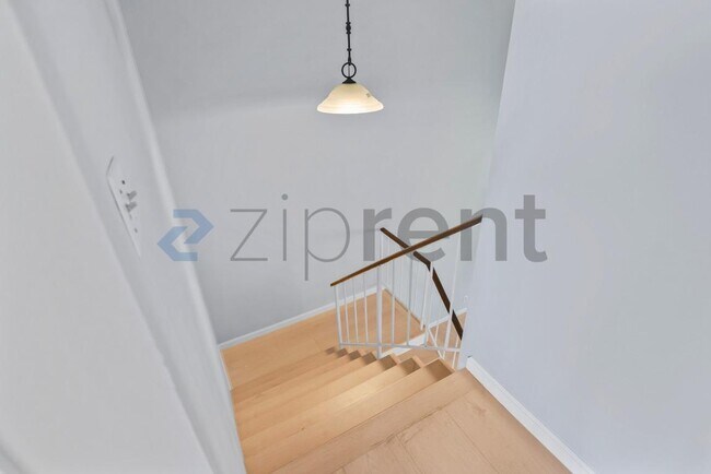 Building Photo - 1030 Gull Ave