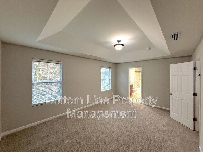 Building Photo - 1521 Van Ness Ln