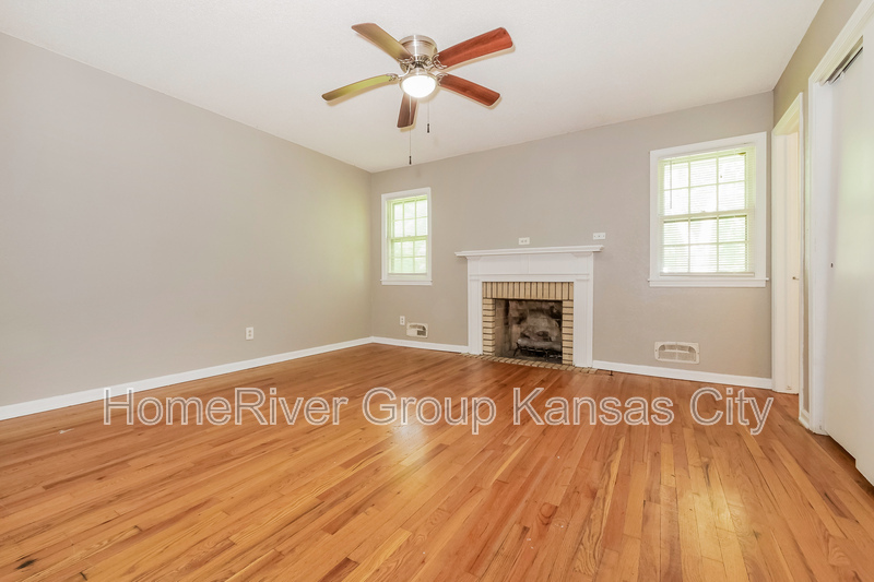 Building Photo - 5112 Osage Ave