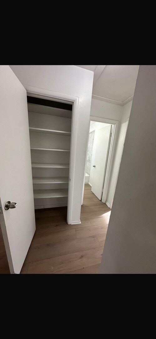 Building Photo - This is a 4 bedroom 1 bathroom house it has a spacious living room and full kitchen that comes wi...