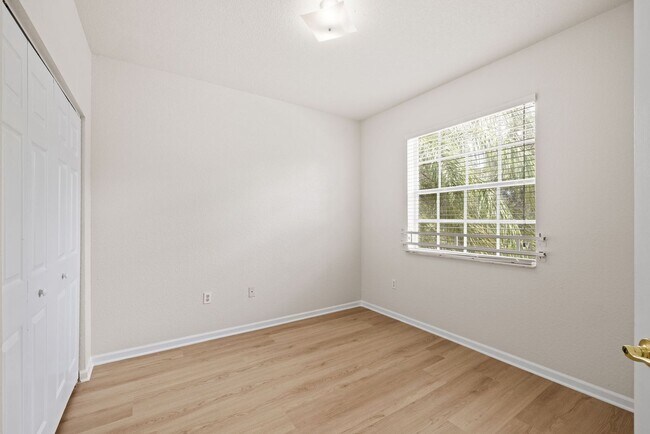 Building Photo - 8401 SW 25th Ct