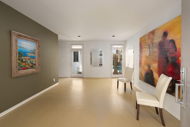 Building Photo - 866 N Topaz Cir