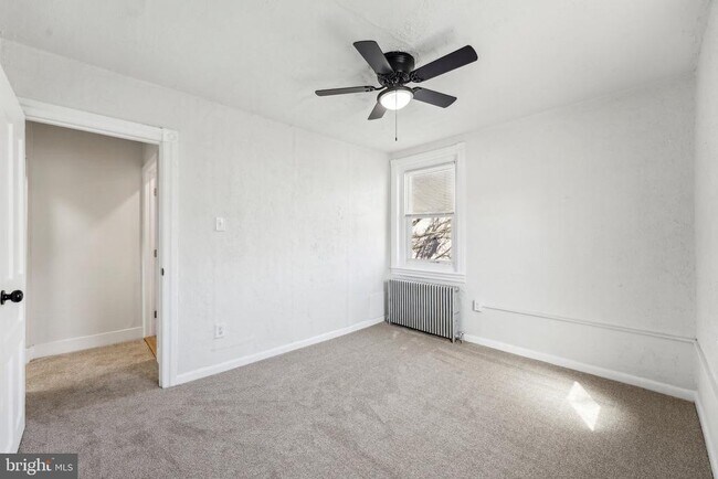 Building Photo - 309 W Elm St