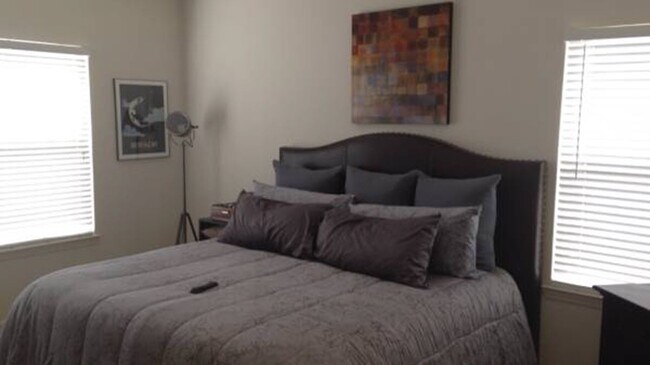 Building Photo - 25587 Portico Ln