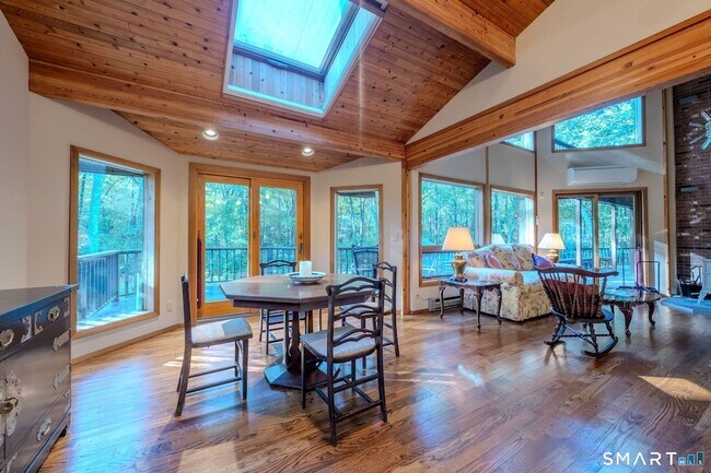 Building Photo - 278 Woodchuck Ln