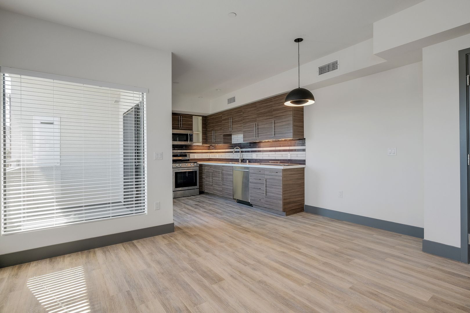 Building Photo - 3743 Midvale Ave