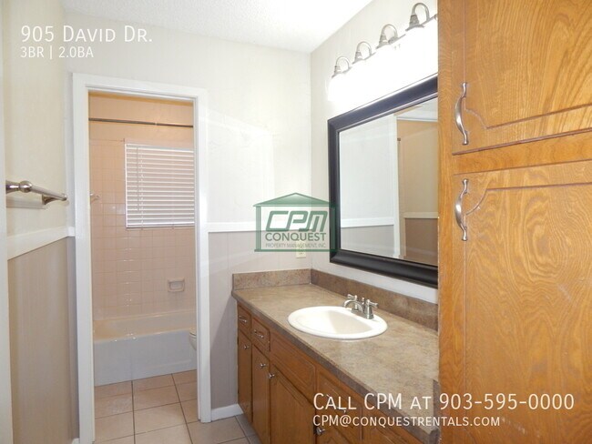 Building Photo - 905 David Dr