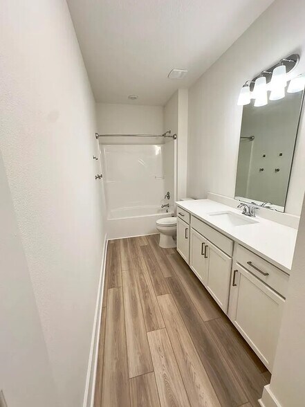 Building Photo - 3679 Applewood Dr