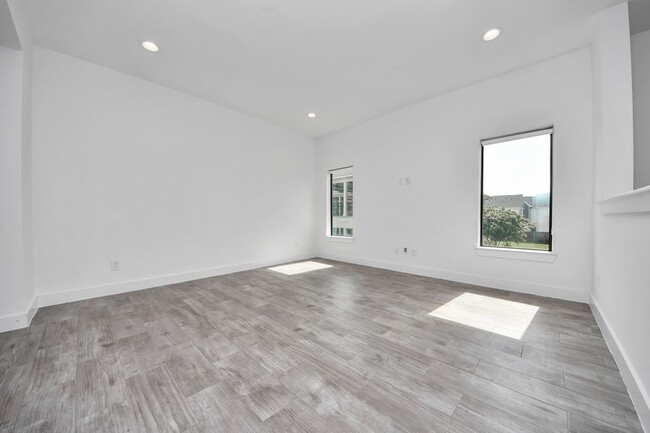 Building Photo - 1703 Cedrocanna Ln