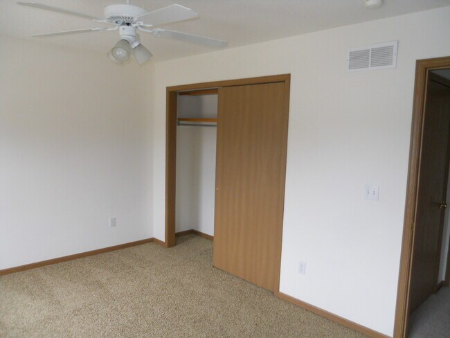 Building Photo - 322 Baker St