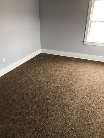 Building Photo - 626 Cemetery Ave