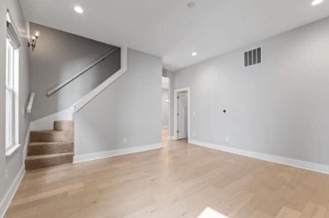 Building Photo - 1806 Woodlawn Ave