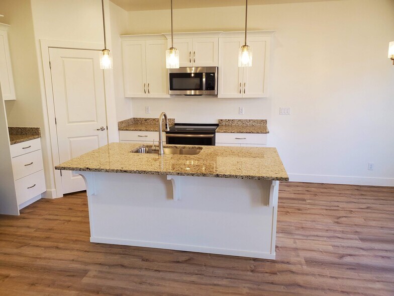 Kitchen - 538 Stewart Crk Cv
