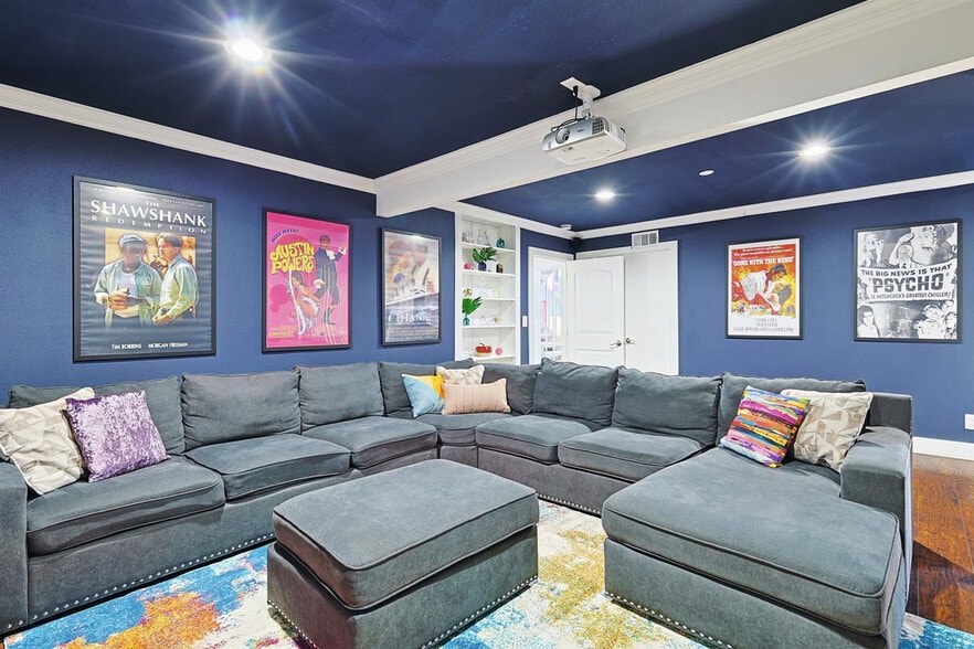 Building Photo - 313 Melorine Dr