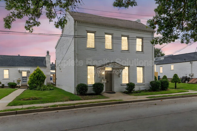 Building Photo - 620 S Benton Ave