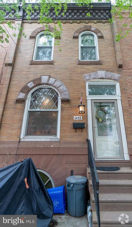 Building Photo - 1433 W Ritner St