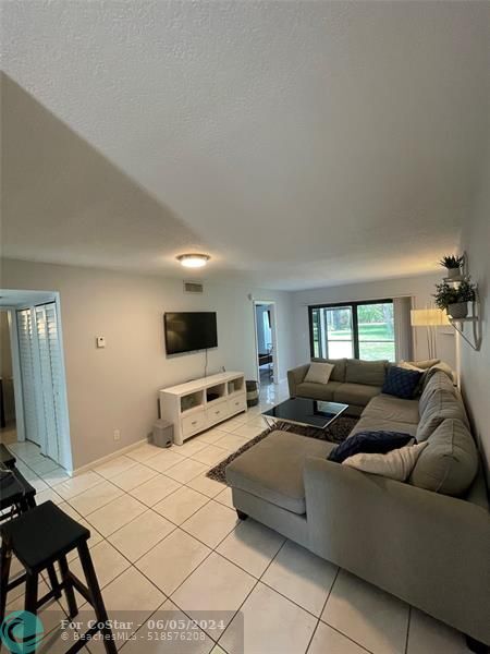 Building Photo - 3350 Jaywood Terrace