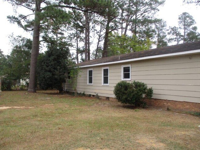 Building Photo - 6430 Waldos Beach Road~Fayetteville NC 28306