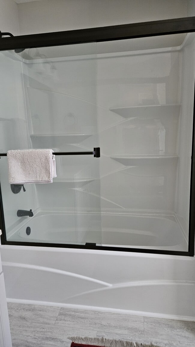 Building Photo - 106 Antler Ln