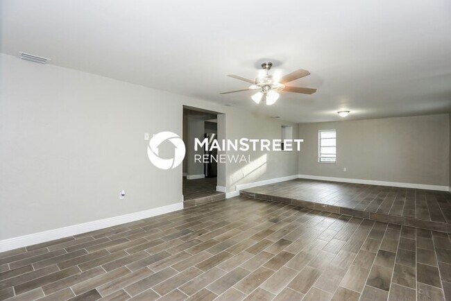 Building Photo - 4 Bedroom Pet-Friendly Home in Miami, FL w...