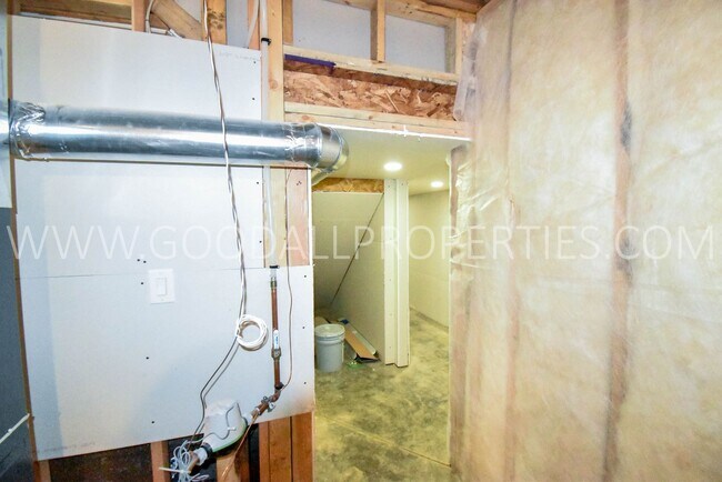 Building Photo - Modern Style Ranch, 3 bedroom 2.5 bath hom...