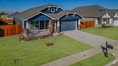 Building Photo - 4/2.5/2 Dream Home in Owasso!