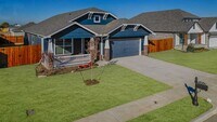 Building Photo - 4/2.5/2 Dream Home in Owasso!