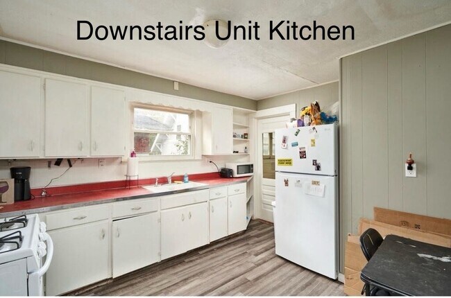 Building Photo - 52 Corson Ave