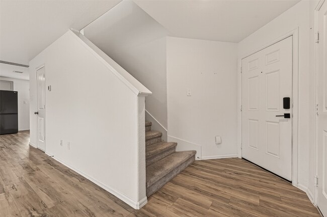 Building Photo - 1307 Vincente Ct