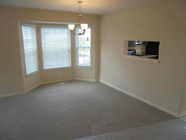 Building Photo - 1065 Manchester Cir